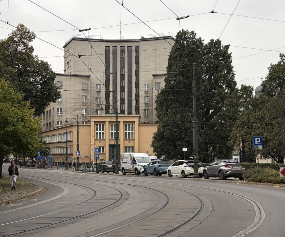 Gmach dawnego banku przy ulicy Dunajewskiego w Krakowie. O losach zabytkowego budynku przeczytasz na portalu Architektura.