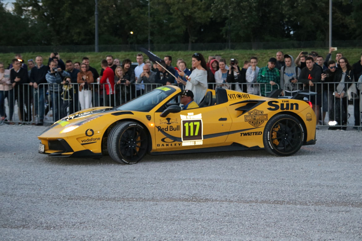 Gumball 3000 2017 w Warszawie pod Stadionem Narodowym