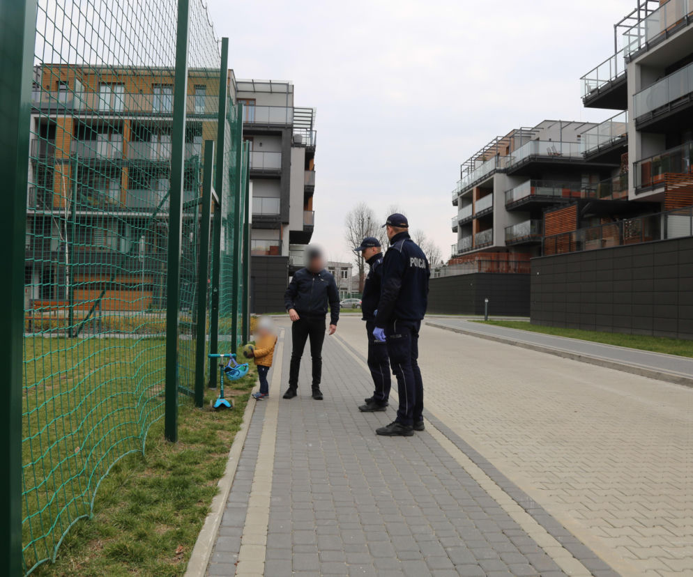 Policja i wojsko upominają i karają mieszkańców Krakowa