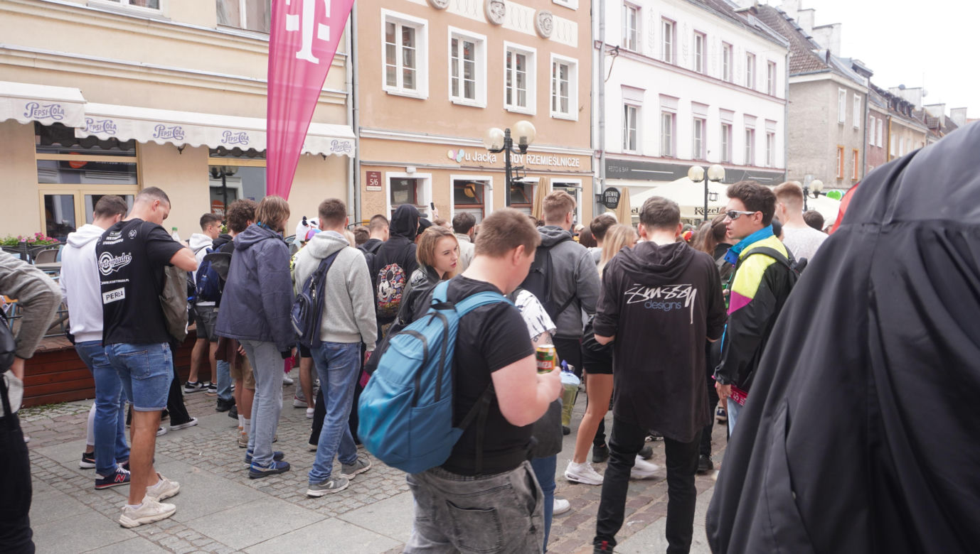Kortowiada 2024. Parada Wydziałów przeszła ulicami miasta. Studenci tłumnie wzięli udział w imprezie