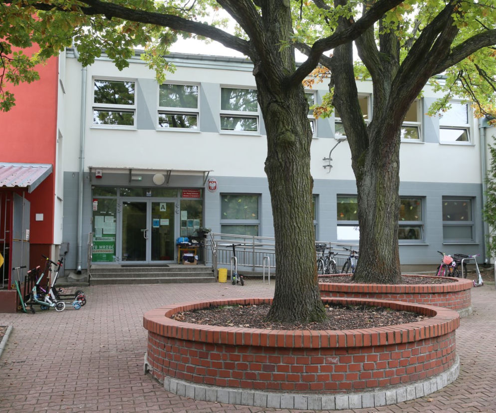 Koronawirus w Szkole Podstawowej nr 77 w Warszawie 