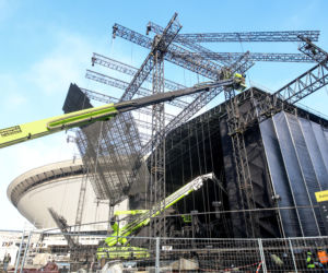 Scena Sylwestra z Dwójką TVP w trakcie budowy