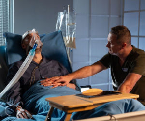 Na dobre i na złe odc. 980. Aleks/ Aleś (Paweł Małaszyński), Leszek (Sebastian Świerszcz)