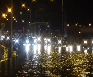 Burza w Warszawie. Wisłostrada zalana w obu kierunkach