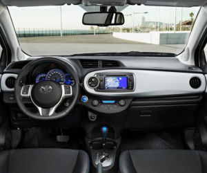 TOYOTA YARIS HYBRID