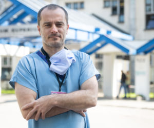 Chirurg dziecięcy Adam Mol ze szpitala w Prokocimiu
