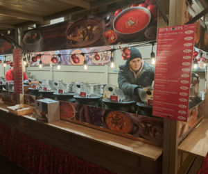 Jarmark Bożonarodzeniowy 2025 na Rynku Głównym w Krakowie. Jedzenie drogie jak nigdy