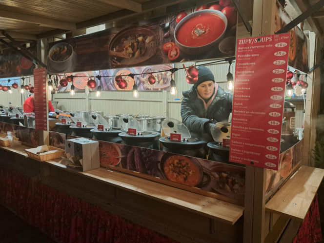 Jarmark Bożonarodzeniowy 2025 na Rynku Głównym w Krakowie. Jedzenie drogie jak nigdy