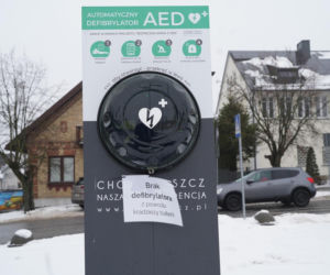 Duchowny zmarł, bo ktoś ukradł baterie do defibrylatora