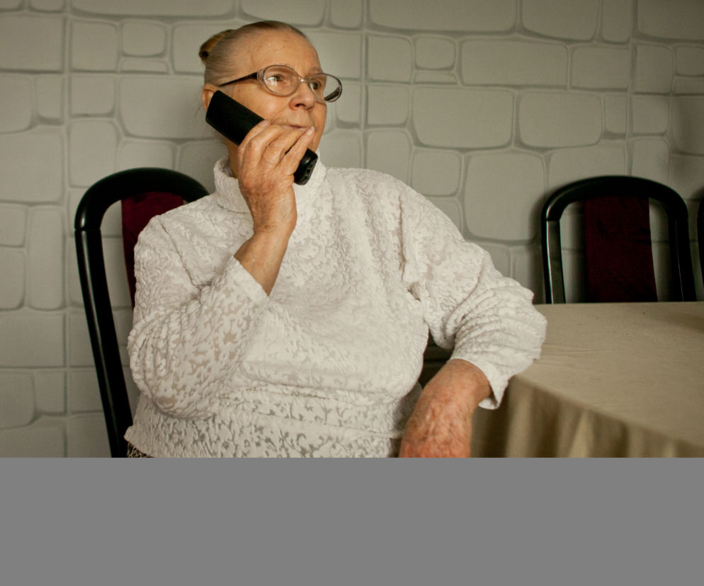 BABCIA NIE DAŁA SIĘ WNUCZKOWI.