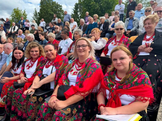 Dożynki 2026. Niezwykły korowód i wieńce pełne symboli. Powiat starachowicki podziękował za plony