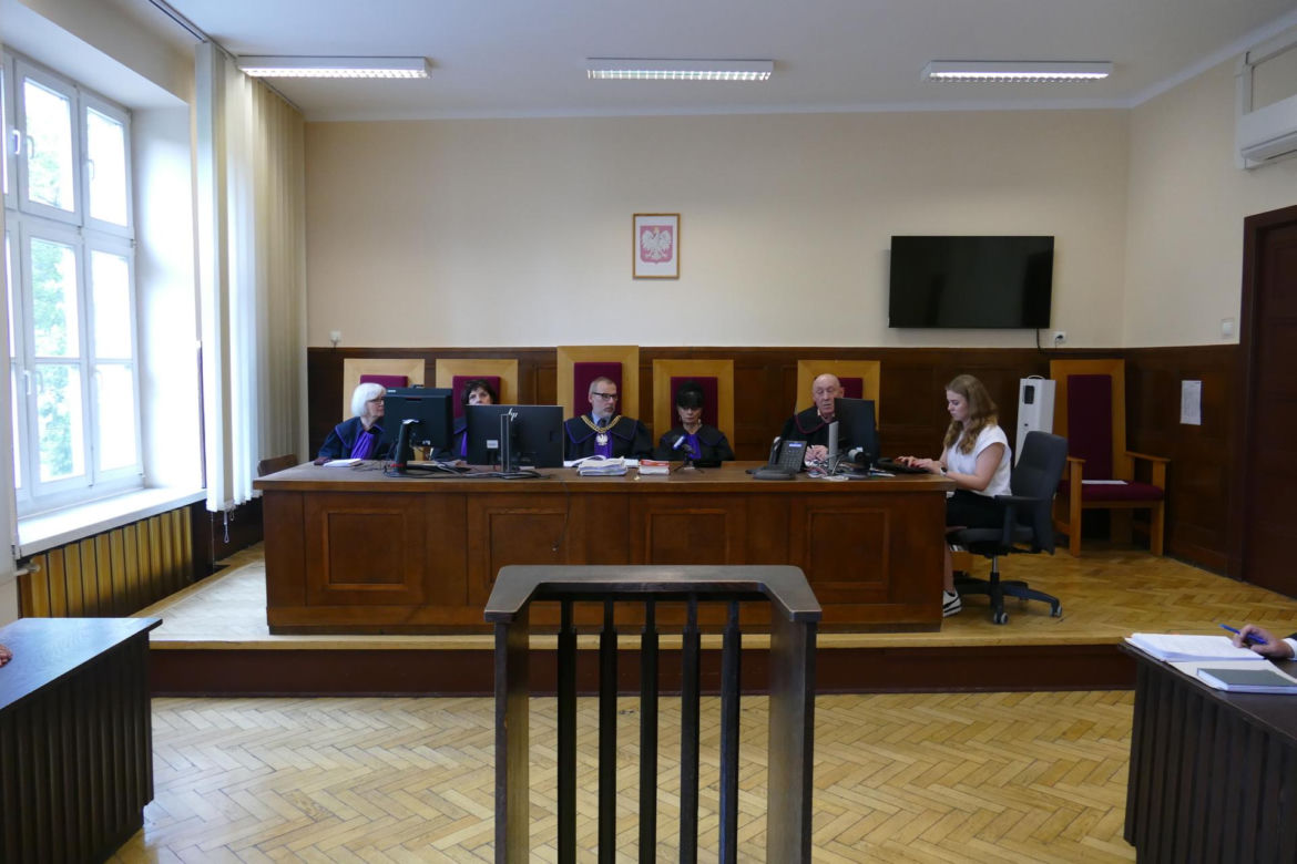 Chciał żywcem spalić żonę. Sekundy dzieliły ją od śmierci. Spędzi w więzieniu długie lata