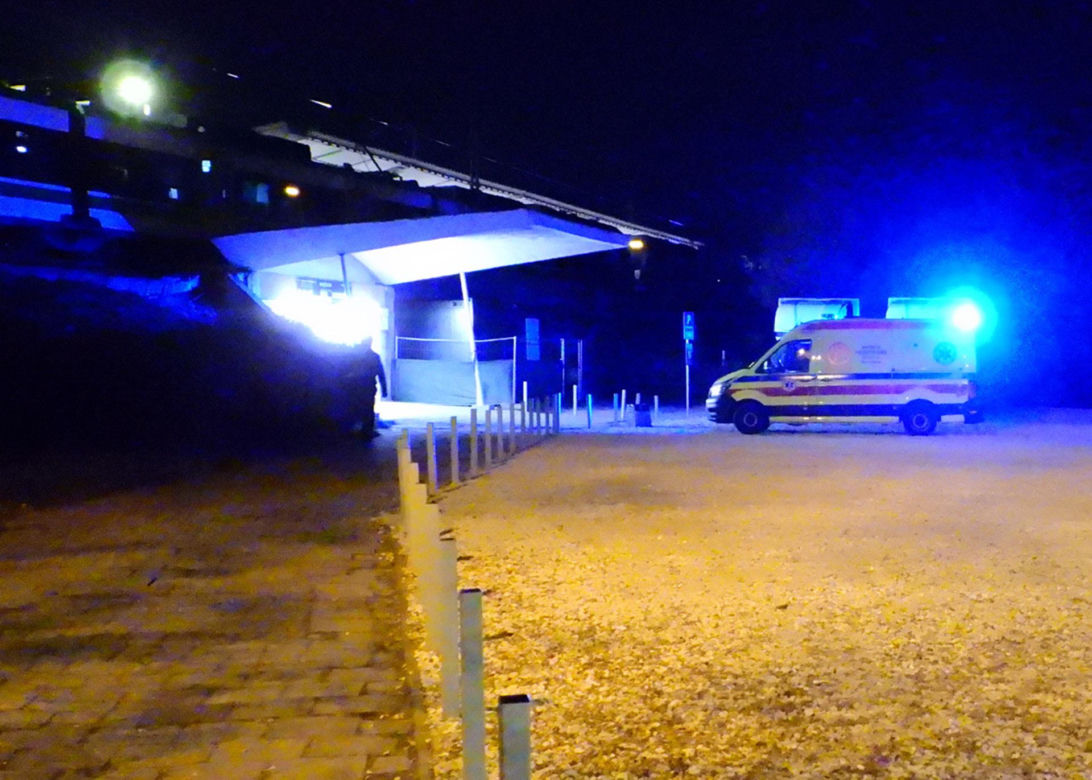 Młody mężczyzna wpadł między peron a pociąg w Warszawie. Został zmiażdżony