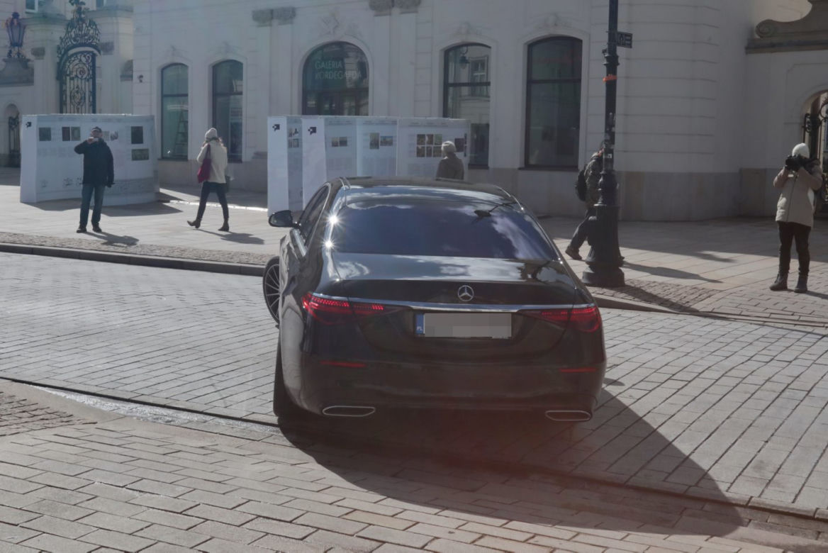 Robert Lewandowski przyjechał do prezydenta furą za pół miliona