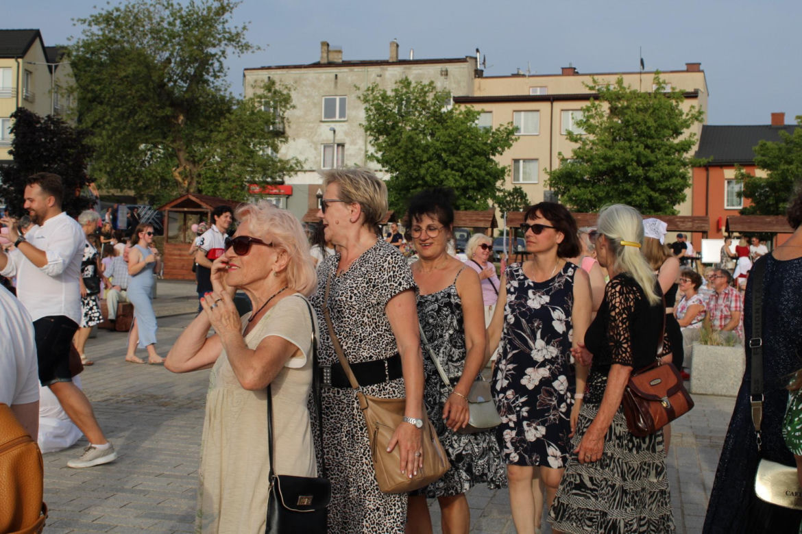 POTAŃCÓWKA NA RYNKU. Tak bawią się mieszkańcy Starachowic 06.2024