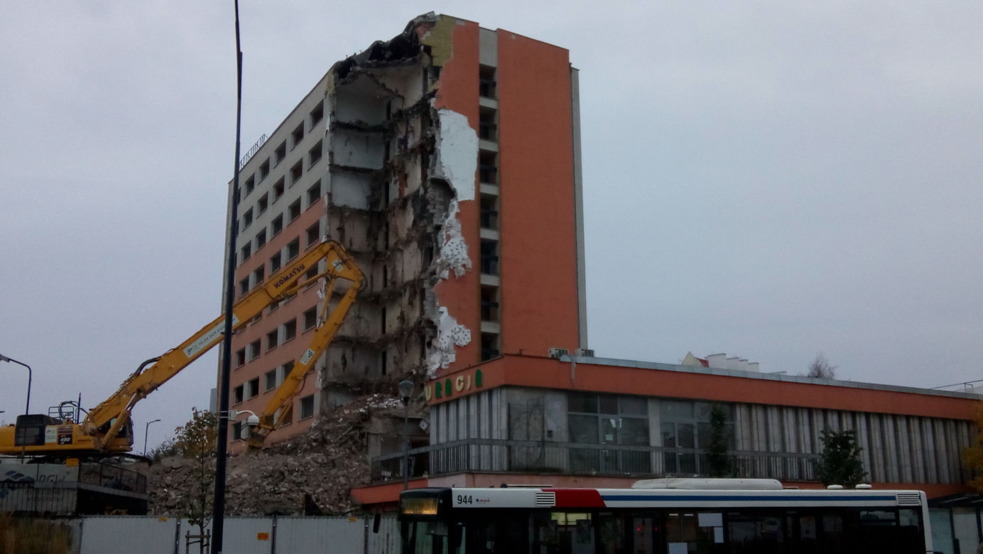 Olsztyn. Rozbiórka hotelu widmo