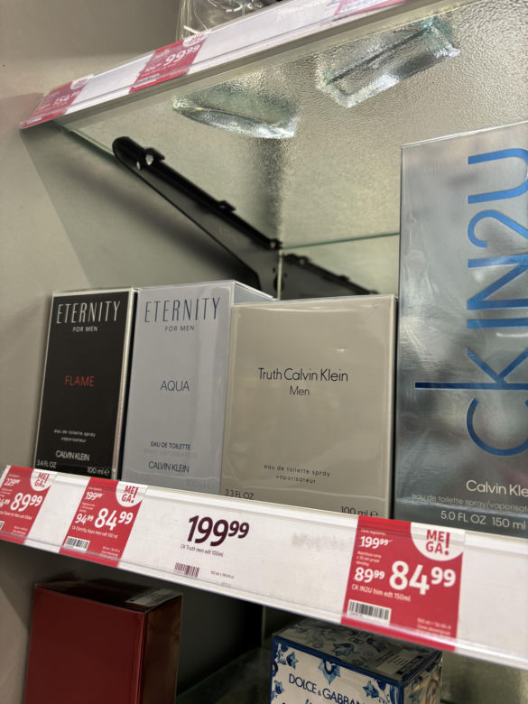 Wyprzedaż perfum w Rossmannie