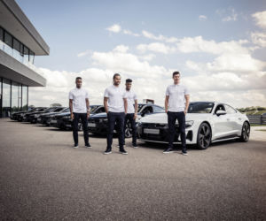 Piłkarze Bayernu odbierają nowe Audi e-tron GT