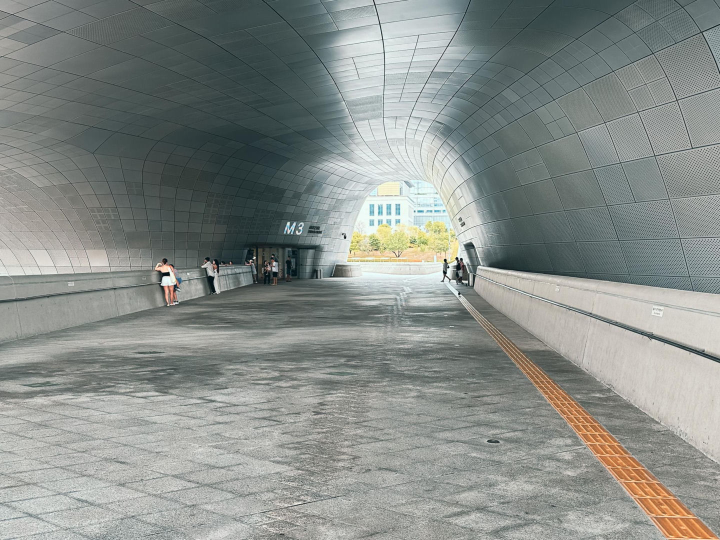Zaha Hadid i jej Dongdaemun Design Plaza w Seulu