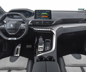 Peugeot 3008 GT HYbrid4 300 KM e-EAT8