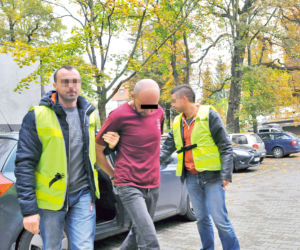 Urodziła dziecko na pijackiej imprezie i rzuciła je w kąt