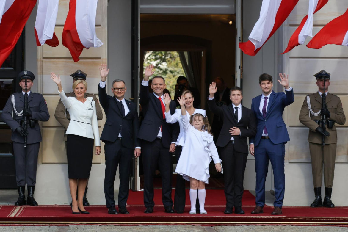 Uroczyste wejście Pary Prezydenckiej do Pałacu Prezydenckiego. Przemarsz ulicami Warszawy