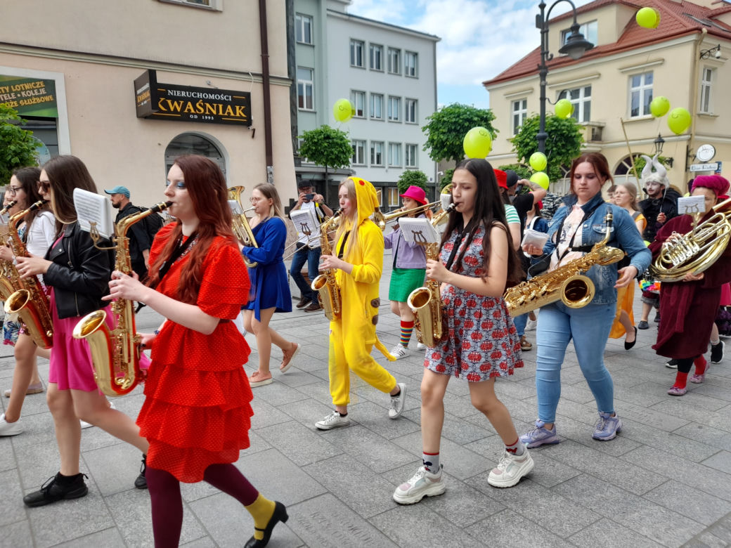 Wszyscy jesteśmy dziwni. Kolorowa parada dziwolągów przeszła przez Rzeszów