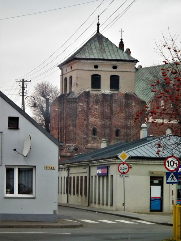 To jedno z najpiękniejszych miast w województwie łódzkim. Kiedyś było związane z Krakowem
