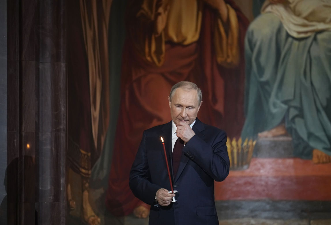 Putin celebruje Wielkanoc. Poszedł na mszę