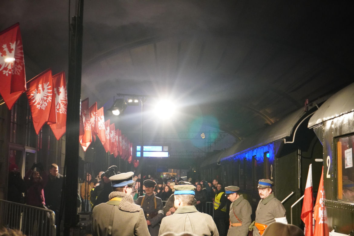 Inscenizacja przyjazdu Ignacego Paderewskiego do Poznania w przeddzień rocznicy wybuchu Powstania Wielkopolskiego
