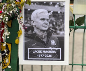 Morze zniczy w miejscu śmierci Jacka Magiery. Ten widok w Parku Grabiszyńskim wyciska łzy z oczu