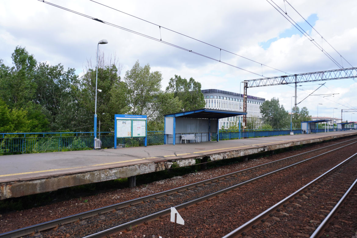 Ursus Północny - fatalny stan przystanku kolejowego 