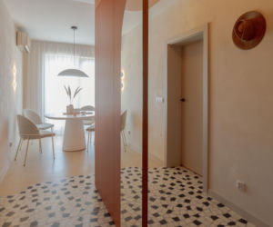 Nail Polish Inspired Interior: Hybryda mieszkania i studia fotograficznego na 63 metrach