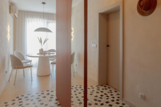 Nail Polish Inspired Interior: Hybryda mieszkania i studia fotograficznego na 63 metrach