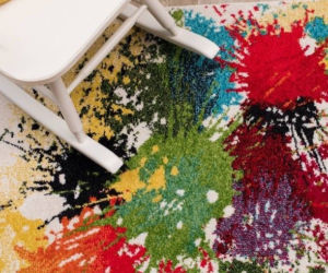 Dywan nawiązujacy wzorem do hinduskiego święta Holi