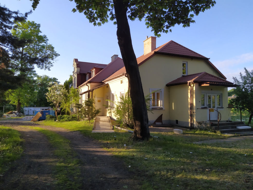 Zobacz jak wyglądał zabytkowy dworek w Ostrówku na początku remontu