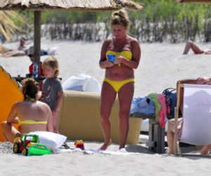 Beata Kozidrak na plaży. Płynie w niej gorąca krew!
