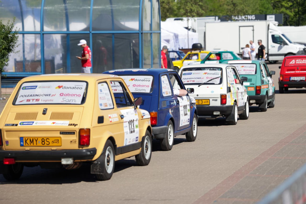 98 Fiatów 126p jedzie trasą wokół Bałtyku