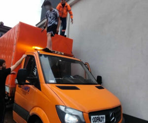 Pracownicy MPO Kraków uratowali dziecko z płonącego budynku