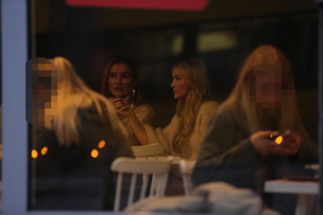 Joanna Krupa z siostrą Martą. Zjadły w mlecznym i poszły po patelnię