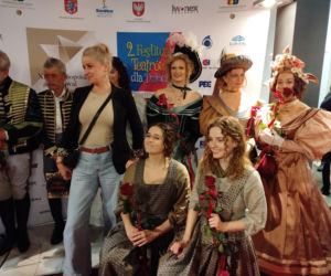 Ruszył 14. Ogólnopolski Festiwal Teatrów Sztuka plus Komercja w Siedlcach. W tym roku zobaczymy 8 spektakli konkursowych i 5 wydarzeń towarzyszących