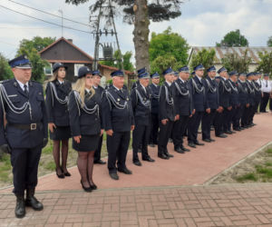 Dąbrówka Stany, gmina Skórzec: nowym wozem strażackim, po nowej drodze, do nowej szkoły