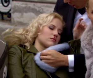 O mnie się nie martw 5 odc 13, Asia (Aleksandra Domańska), Iga (Joanna Kulig)