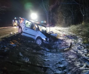 41-latka i jej pasażer wycinani z renaulta! Kompletnie pijanemu 48-latkowi, których ich staranował, nic się nie stało