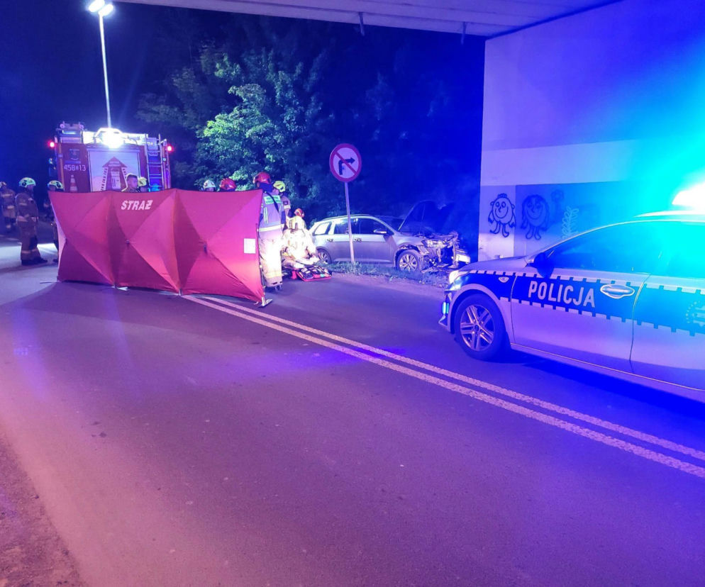 Tragiczny wypadek pod A4. Samochód uderzył w wiadukt, kierowca nie żyje
