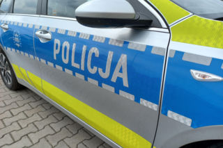 W Długiem Starem koło Leszna samochód potrącił mężczyznę. Pieszy był pijany