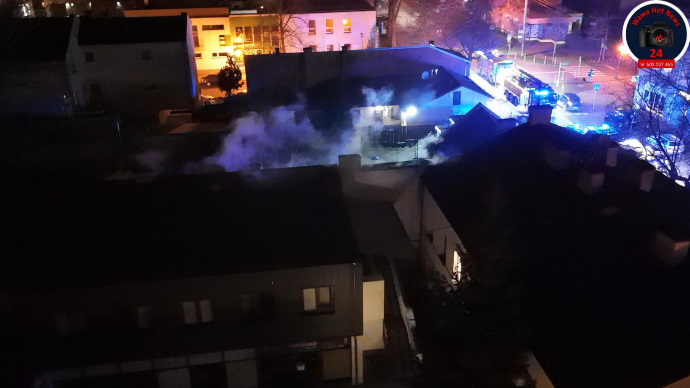 Pożar w Pruszkowie. Spłonęło mieszkanie, jedna osoba w szpitalu