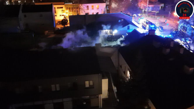 Pożar w Pruszkowie. Spłonęło mieszkanie, jedna osoba w szpitalu