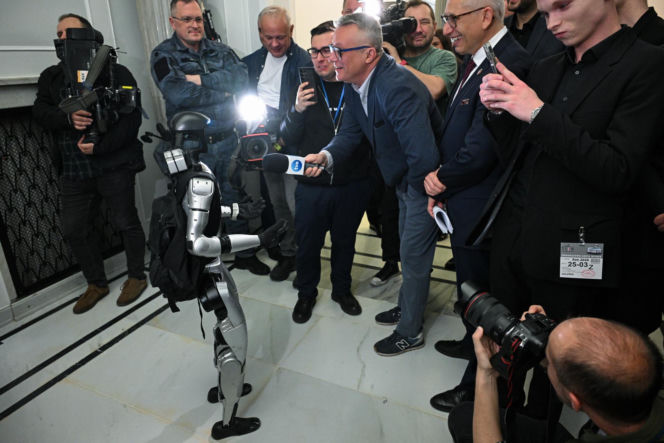 Robot humanoidalny Edward Warchocki w Sejmie