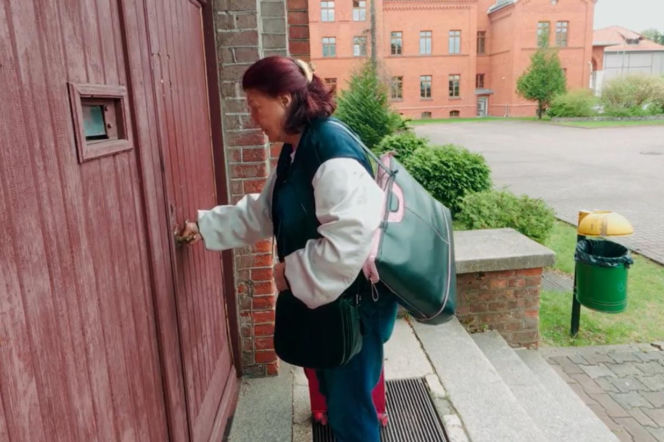 Urszula Dudziak puka do ciężkich drewnianych drzwi więzienia. O jej udziale w programie przeczytasz na SE.